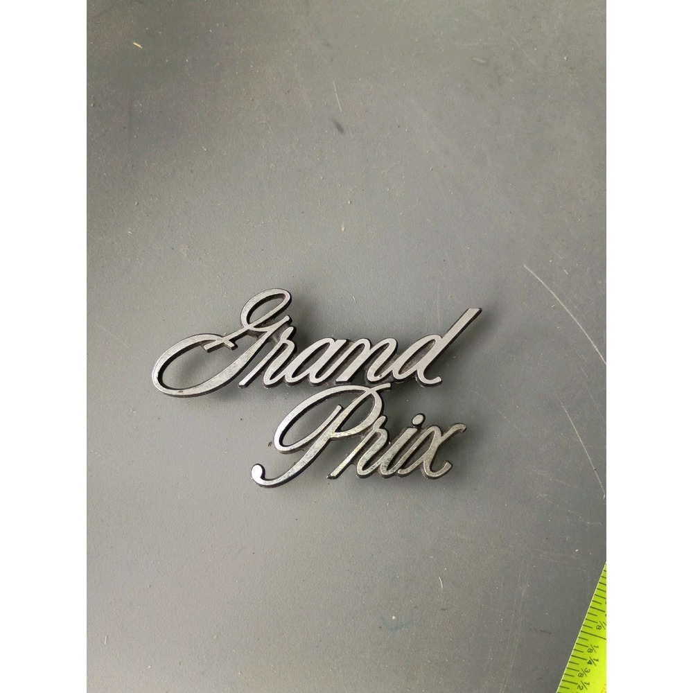 Nos U.S.A Made PONTIAC Grand Prix EMBLEM 9864186 1971-1972
